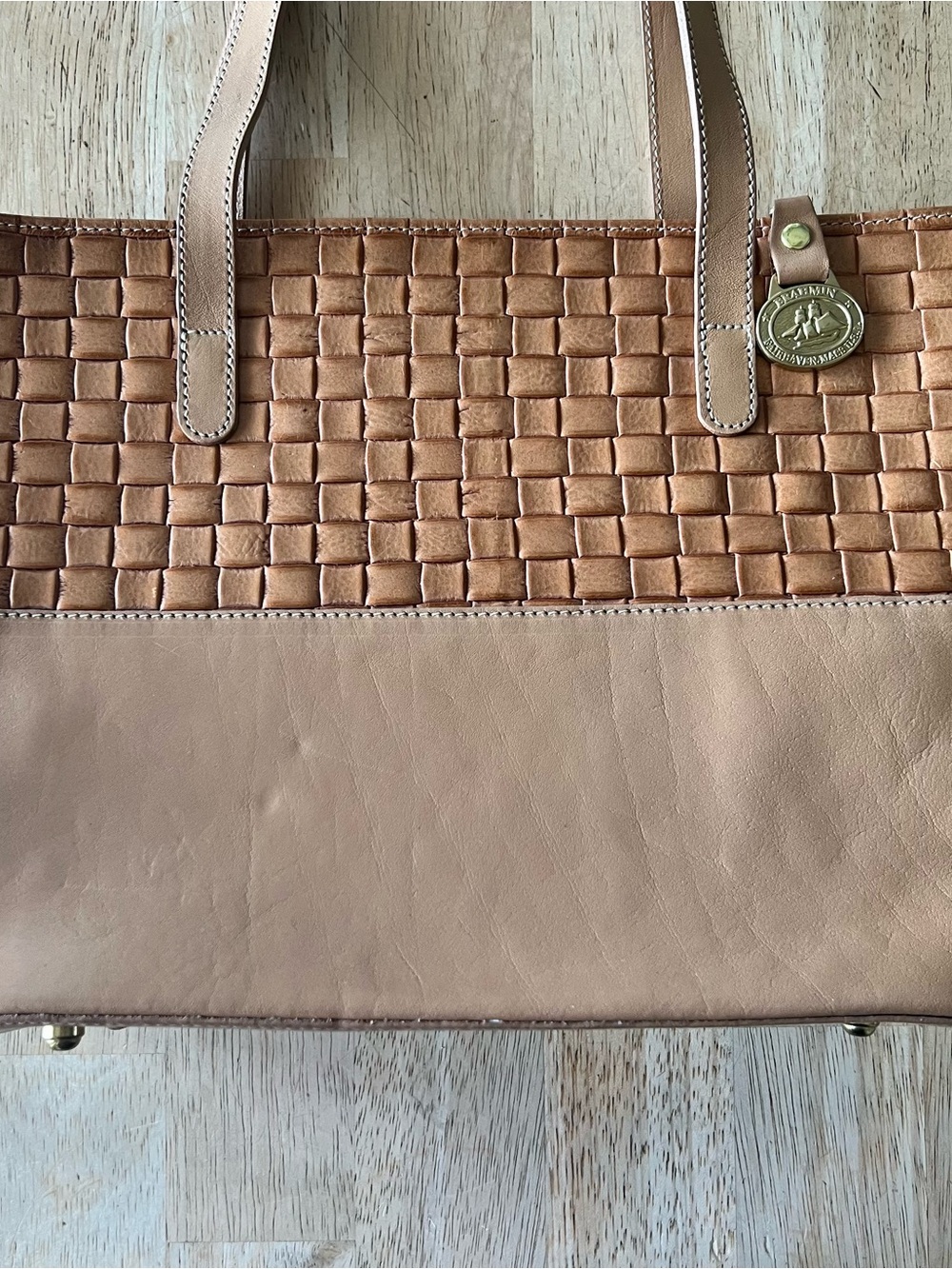 Vintage Brahmin Libby Bag – Camel Basketweave Collection – Style #37867CA - Picture 5 of 14